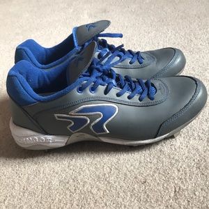 Like New Ringor metal Softball cleats
